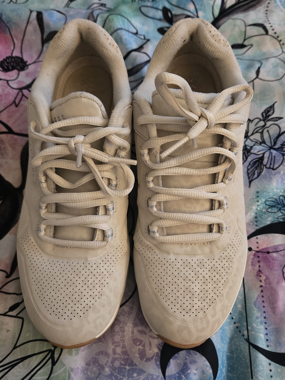 Skechers Women's Beige Cream Lace-Up Sneakers